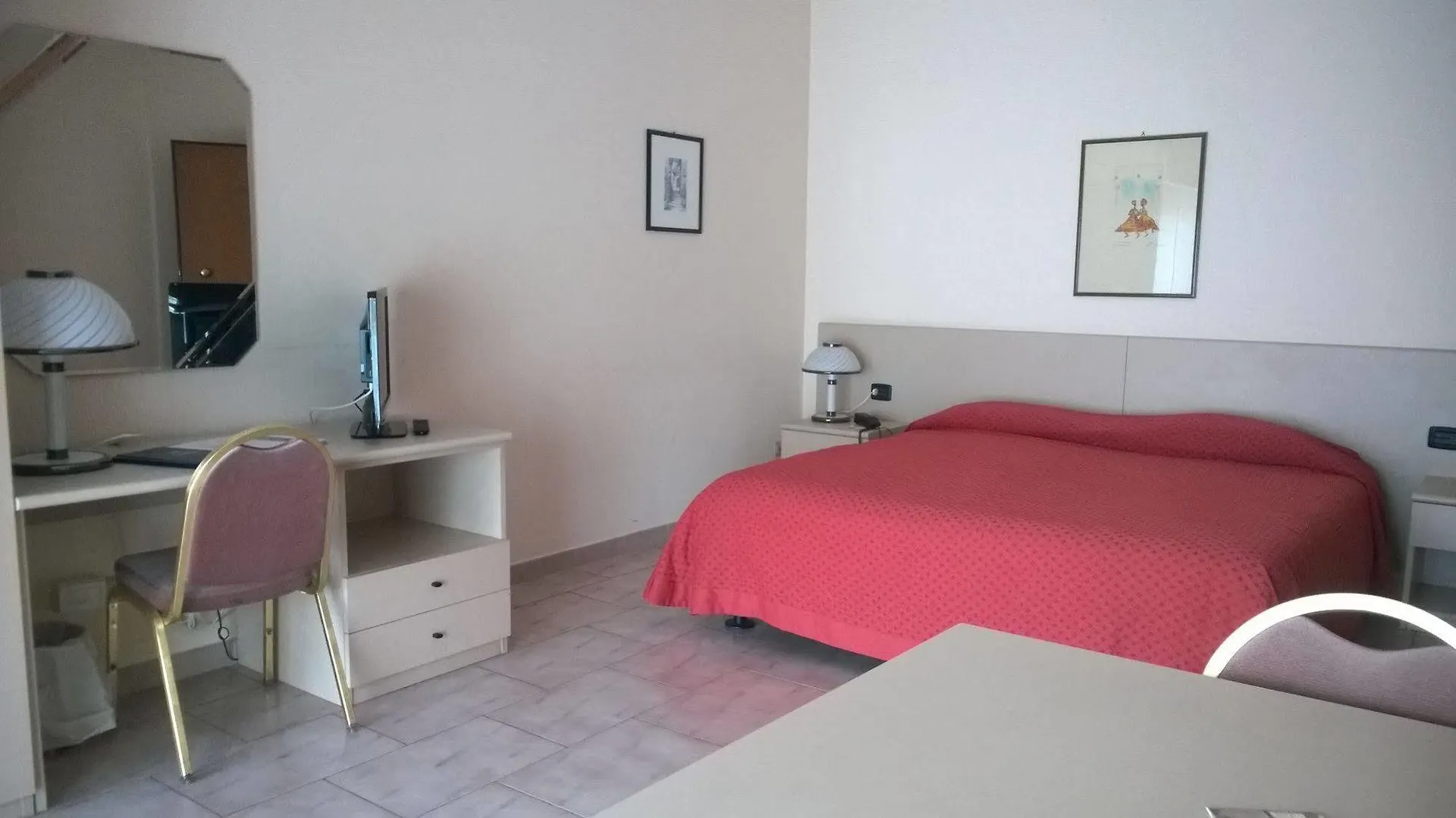 Rondo' Hotel Bari Italia